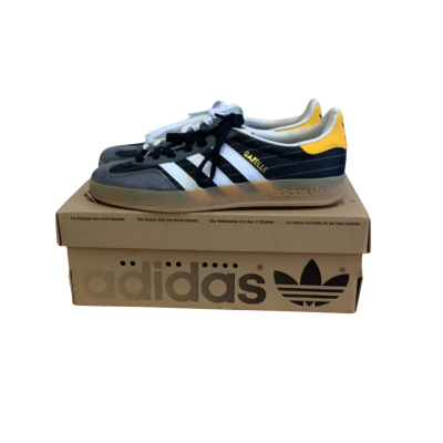 In Original Box Adidas Men's Size US 8 Gazelle Indoor Black & White