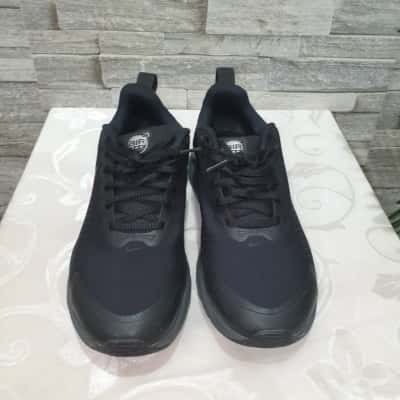 Nike Mens Size 9.5 Sneakers Black  / Red 