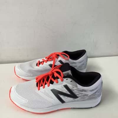 New Balance Mens Sneakers  Size US 10.5 