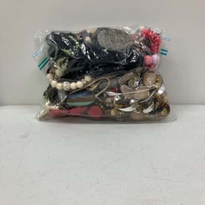 Women’s BULK ASSORTED COSTUME JEWELLERY 1KG+