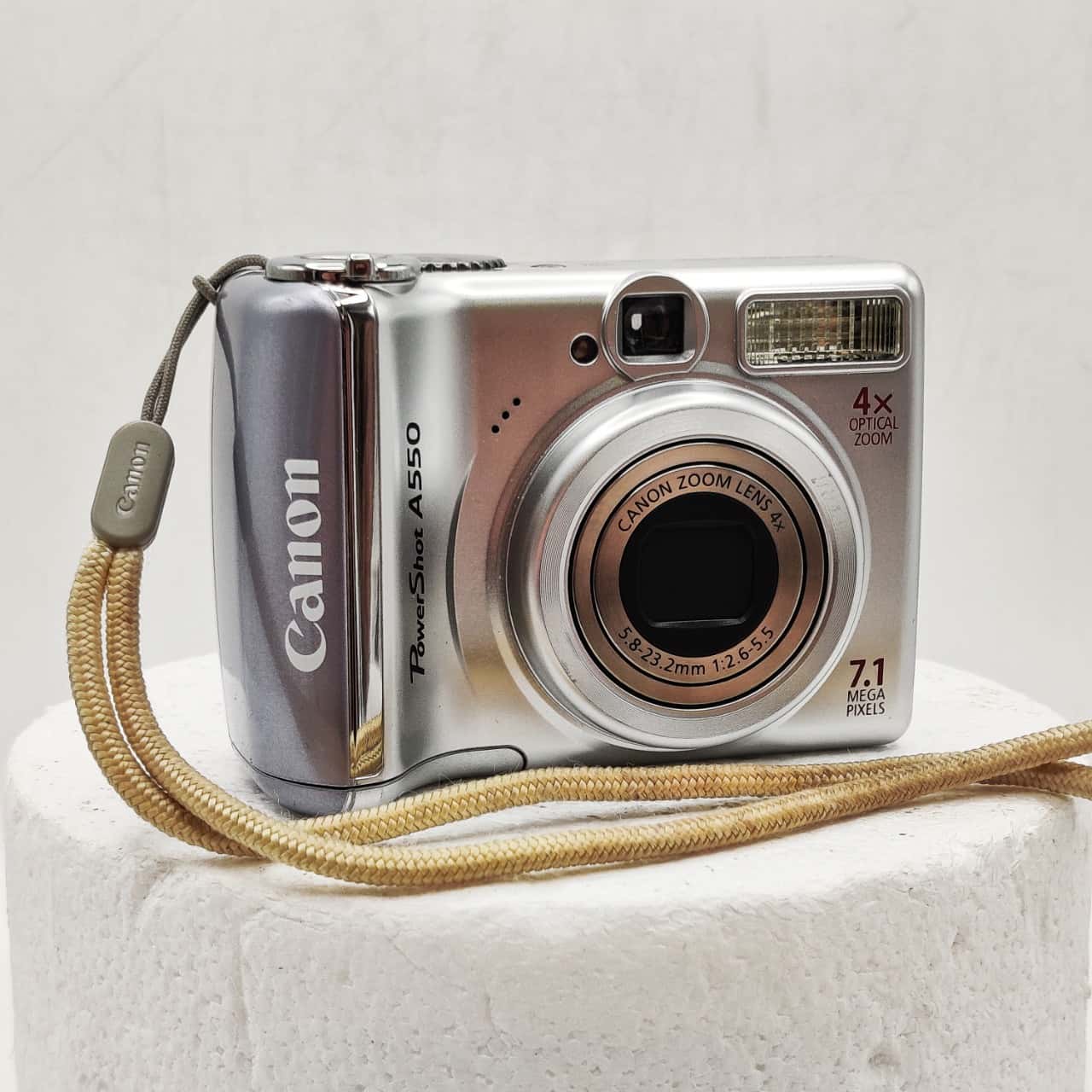 Canon PowerShot A550 Compact Digital Camera 7.1 Mega Pixels