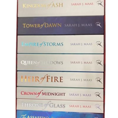 Sarah J Maas. Throne of Glass series in box. 8 books. As new. 