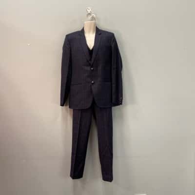A Class Mens  3 piece Suit Size M Checked grey/purple