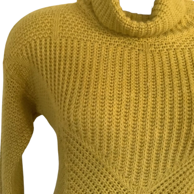 Vintage* Labbra Rosse Collection.  Citrine Knit Turtleneck Jumper.    Size M 