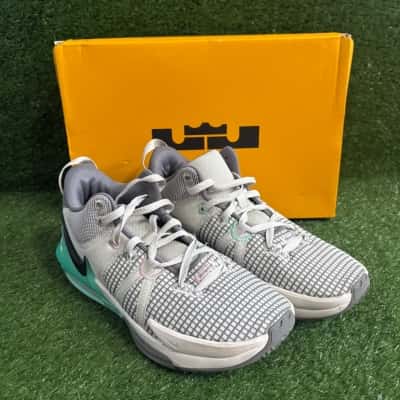 Nike LeBron Witness VII Grey & Green Sneakers Size 8 US (Women’s 9.5 US)