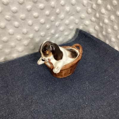 Royal Doulton "Cocker Spaniel in Basket" Vintage Dog Figurine HN2586