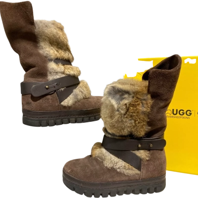 Chocolate Brown Avery UGG Sheepskin Womens Size 36 Boots 