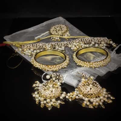 Elegant Gold Plated Faux Pearl Choker + 8cm Drop Bell Earrings + 16cm Matching Forehead Drop Plus 2 Bracelets 6cm Diameter