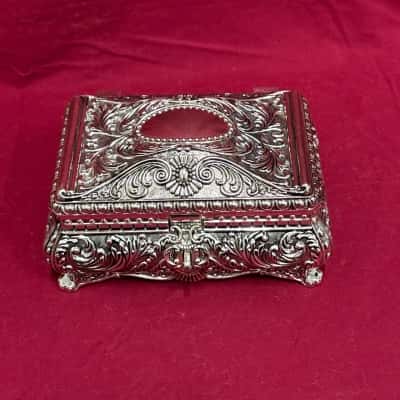 Women's Vintage Style Ornate Silver Coloured Jewellery Box 