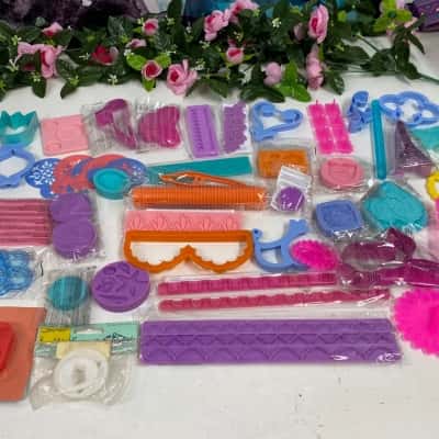 Cake decoration tool moulds