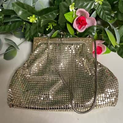 Glomesh silver gorgeous vintage small purse Made in Australia 