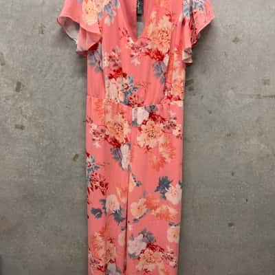 City Chic Womens  Size XL Short Sleeve Jumpsuit Floral / Pink  