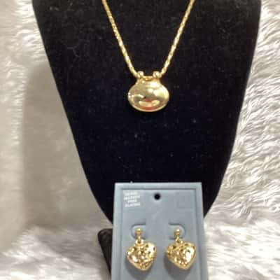  Womens Earrings / Necklace Gold 