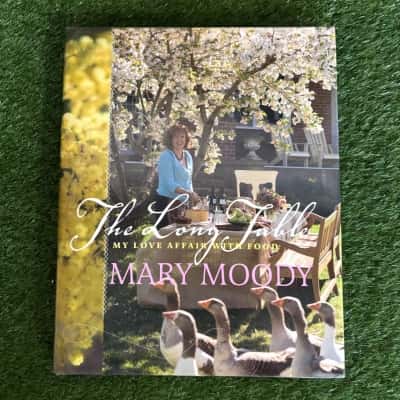 The Long Table - My Love Affair With Food by Mary Moody