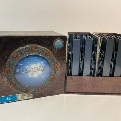 Stargate - TV 10 Season Limited edition Box set. 59 Disc with bonus material - RARE