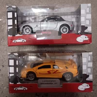 2 x Welly Metal Die Cast Cars - ALDI
