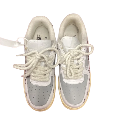 Nike Womens  Size 38 Sneakers White 