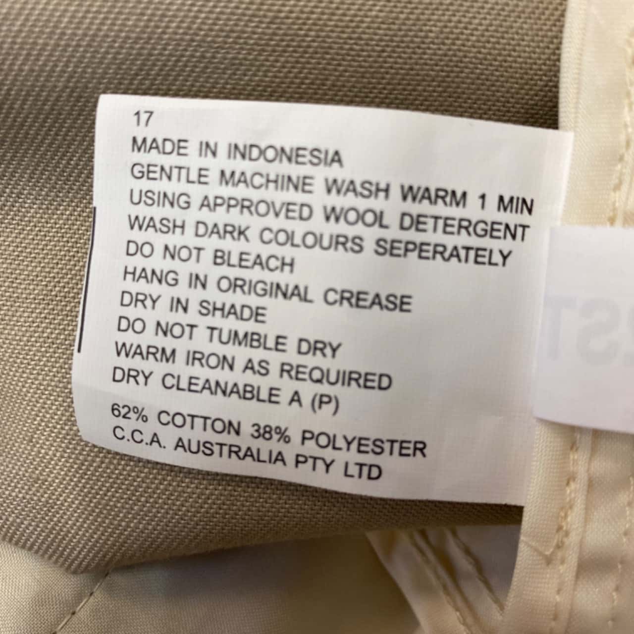 City Club Mens Size 44 Shorts Beige city-club-mens-size-44-shorts-beige