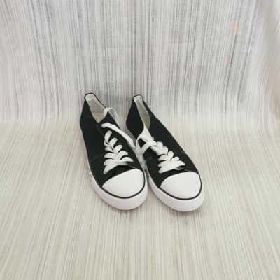 Seven Steps /Super Classy /Black & White /Lace-up /Sneakers Size 8 - Brand New 