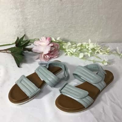 Adesso Womens Size 39 Duck Blue Leather Strappy Flat Sandals