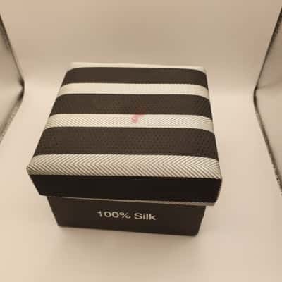  Mens Silk Black And White Tie And Cuffs Set
