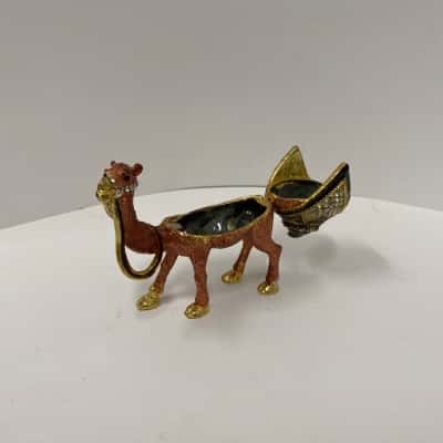 Camel Trinket