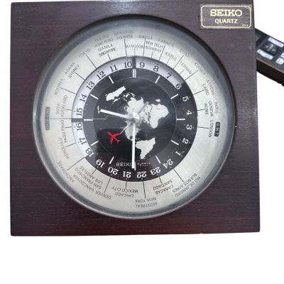 Seiko Quartz World Clock Time Red Airplane Vintage Working Desk Wood 