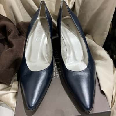 Anne klein Womens  Size 8.5 Navy Blue 