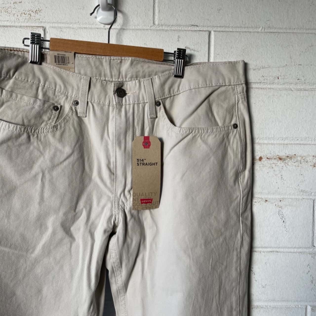 Levis Mens Size 34 Chinos Cream