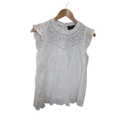 Decjuba Womens  Size 8 Sleeveless Top White 