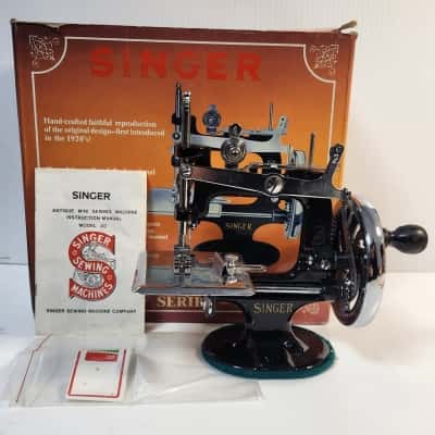 Singer K-20 Kids Cast iron sewing machine 