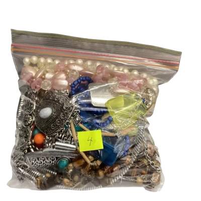 Assorted Bag of Fashion Jewelery (4)