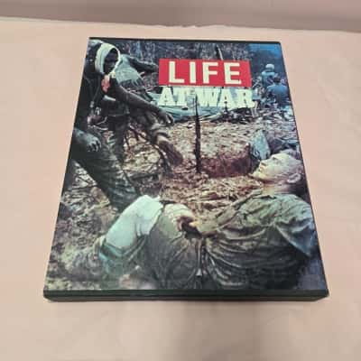 Life At War by Time Life Books