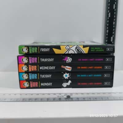 5pcs Worst Week Ever Book Bundle PreOwned 