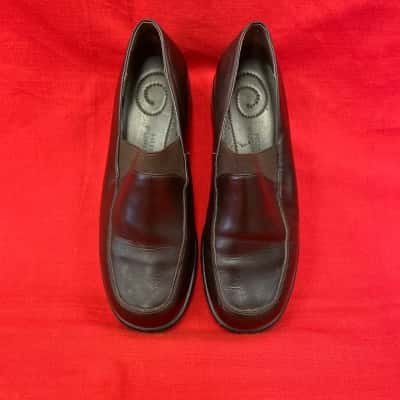 Hush Puppies "Bostons" in a Walnut Colour Womens  Size 7 C Shoes