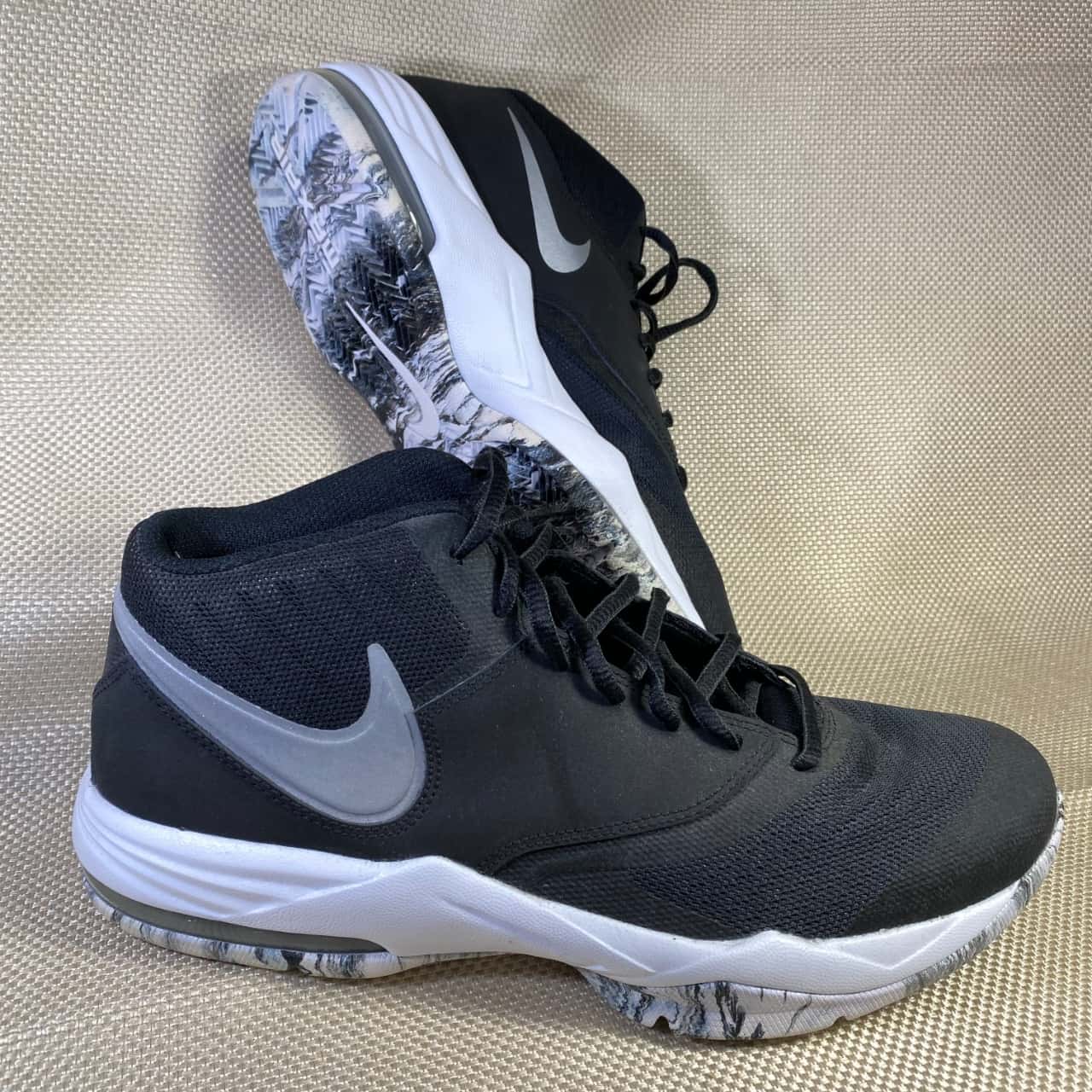 tenis nike air max emergent