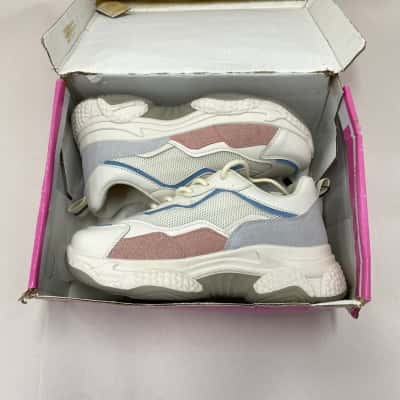 Minx & Moss Womens  Size 7 Sneakers Blue / Coral / White  [IN BOX]