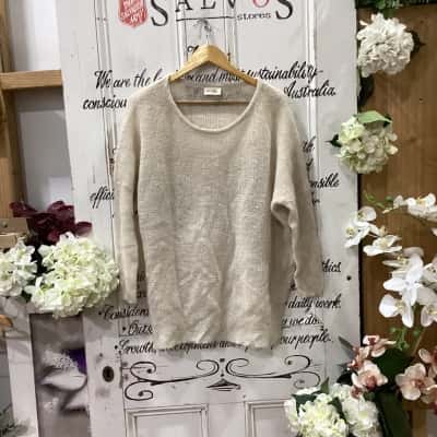 AMERICAN VINTAGE BRAND! Womens  Size One Size Pullover Cream! GORGEOUS KNITTED PULLOVER! VERY SOFT! GREAT FOR DAY OR NIGHT! 