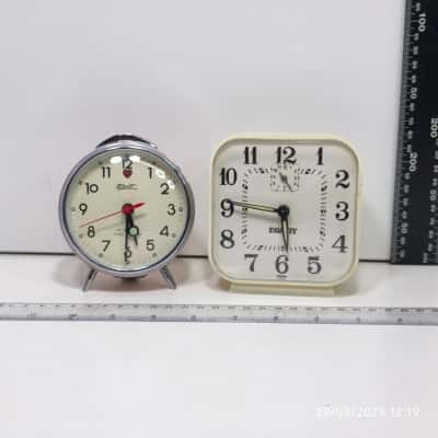2x Wind Up Clocks Vintage Desktop Bedside 