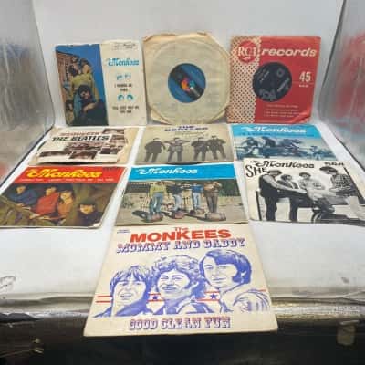 10 x 1960s 45 RPM Singles Mainly British - The Monkees (6) TheBeatles (2) +Gypsy Woman & Simon Says -Read Description for condition