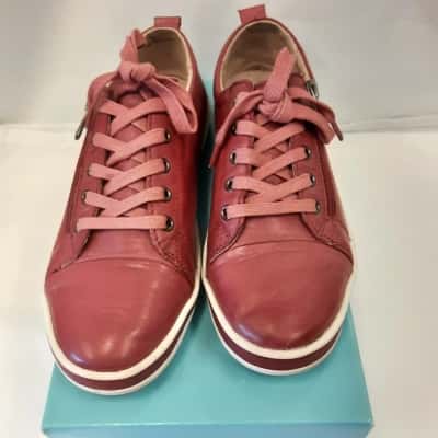 Easy Steps by Sandler deep red lace-up and zippered whisper size 38 sneaker style shoes