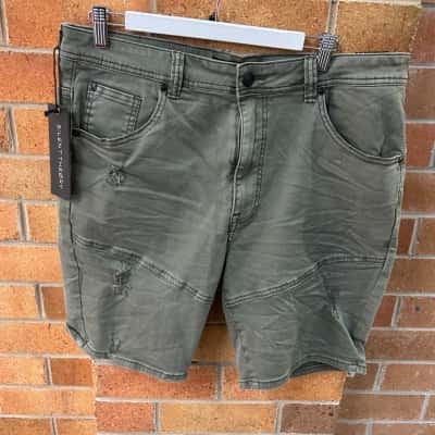 Silent Theory Mens  Size 36 Khaki SoHo Shorts