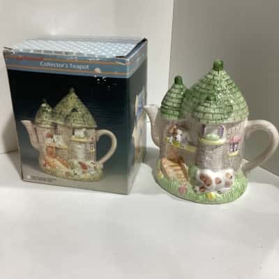 Webco Fine Housewares Collectors tea pot