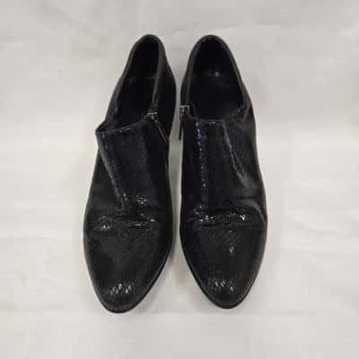  Womens Aquatalia  Size 38 Animal print 