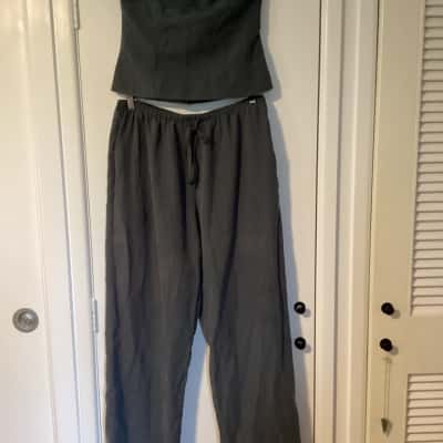 Lioness top and pants set  Size M 
