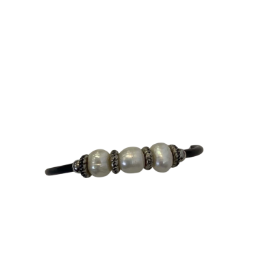 COSTUME Womens Faux Pearl Bracelet with Magnetic Clasp   #1
