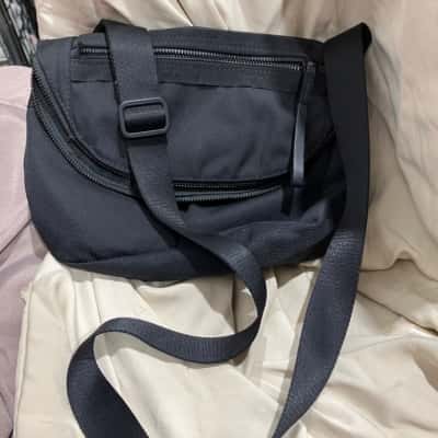 Lululemon Womens Cross Body Bag Black  