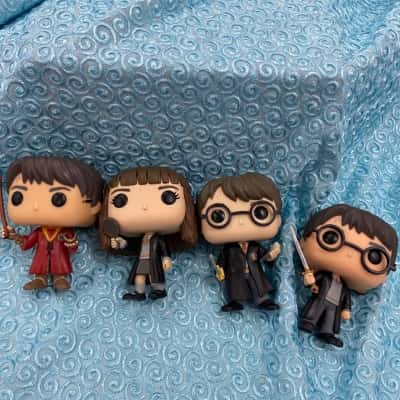 Happy Potter Funko pops x4  plus Hagrad mini set x5