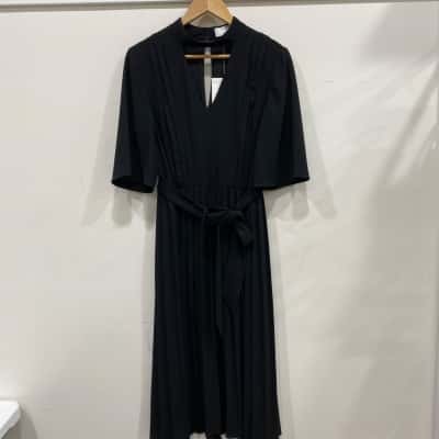 Witchery Womens  Size 12 Short Sleeve Dress  Black  