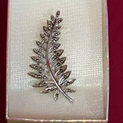  Women's Brooch New Zealand Silver tone fern with marcasite